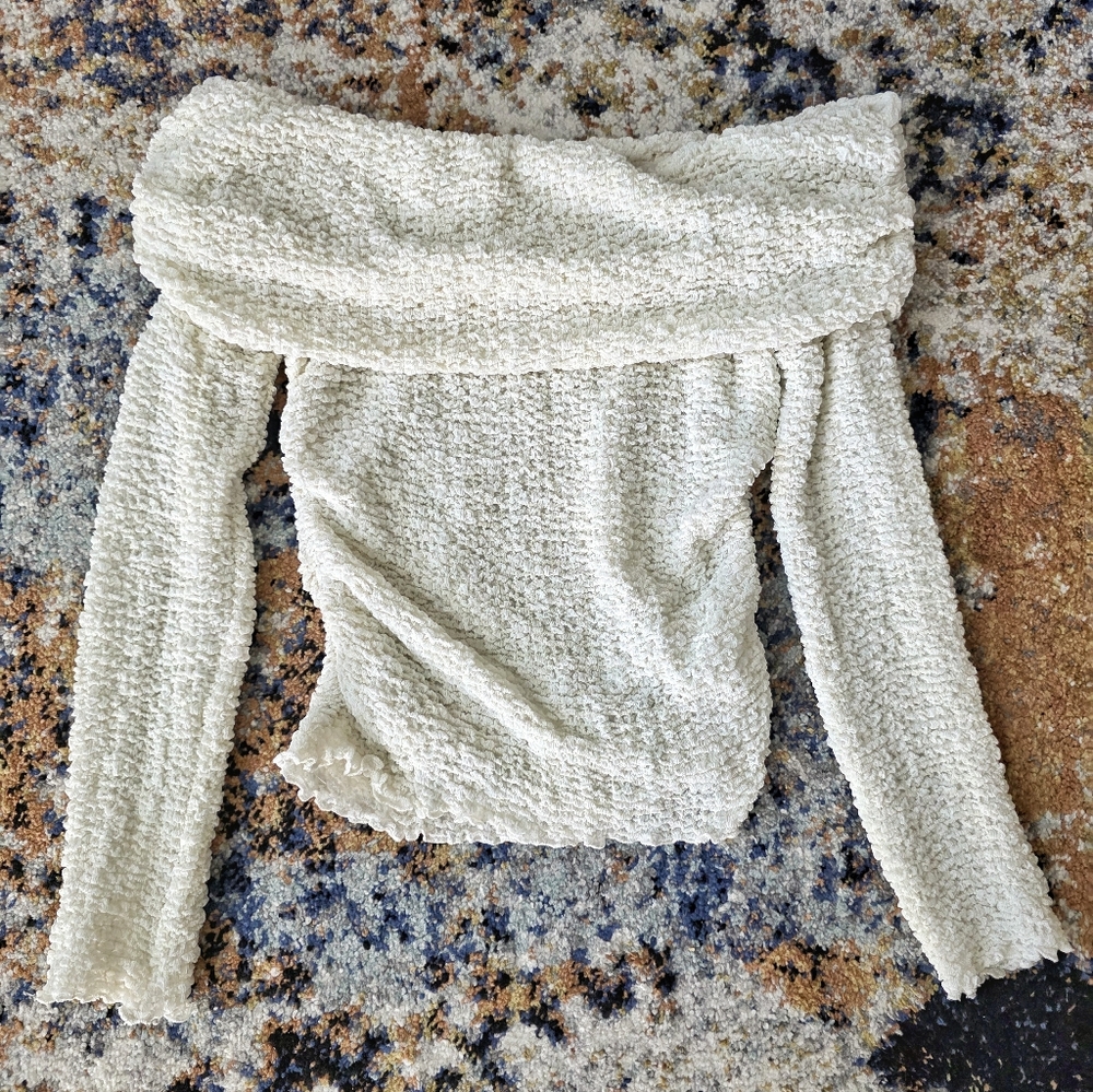 Vici Ivory Off-Shoulder Blouse